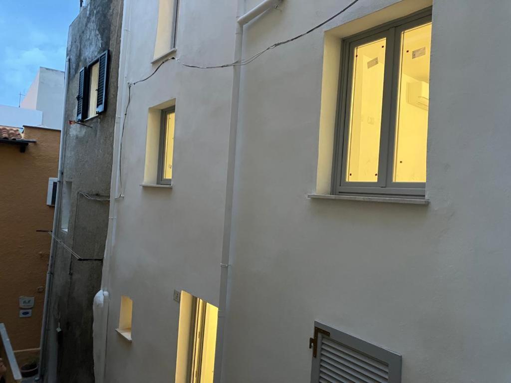 Residenza Nel Borgo L'Appusentu Bed and Breakfast Castelsardo Exteriör bild